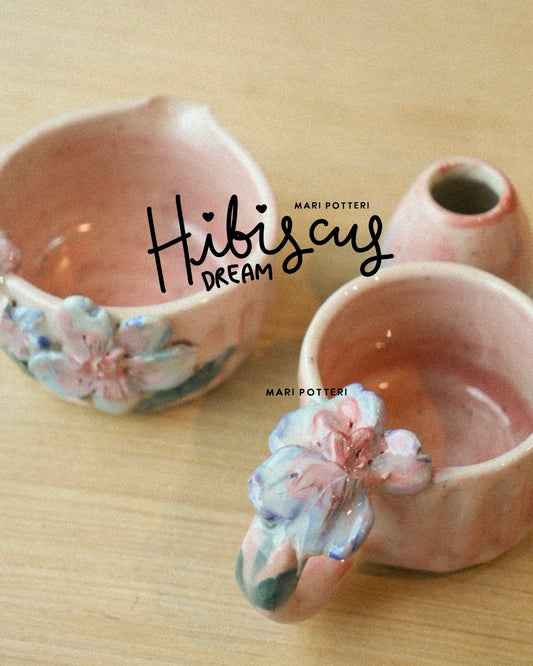 MARI POTTERI SIGNATURE HIBISCUS DREAM ( matchari , mug & chasen holder )