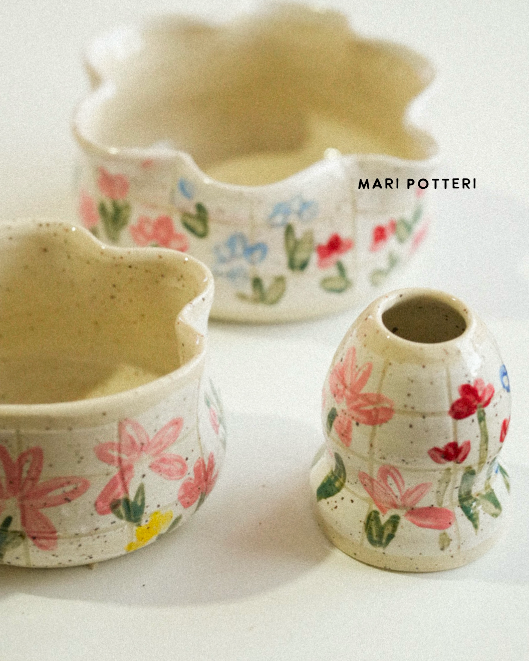 MARI POTTERI PICNIC FLORAL FLOWER matchari (matcha bowl) & chasen holder set