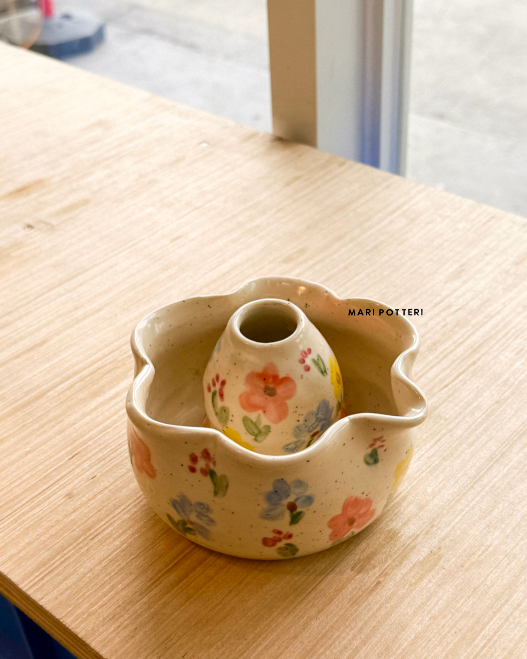 MARI POTTERI FLORAL MEADOW MATCHARI (matcha bowl) & chasen holder set