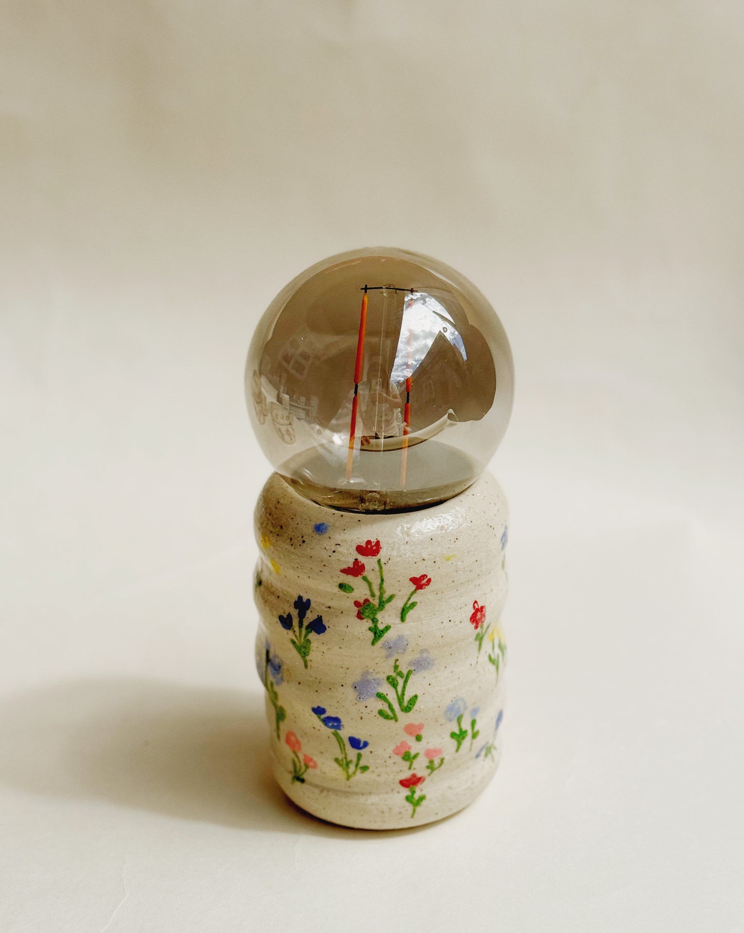 MARI POTTERI BOUQUETS & BOWS LAMP