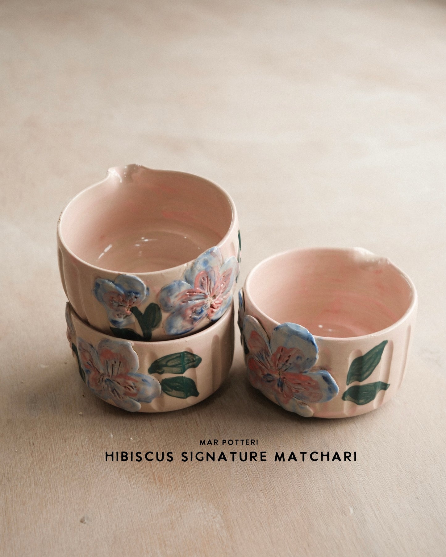 MARI POTTERI SIGNATURE HIBISCUS DREAM ( matchari , mug & chasen holder )