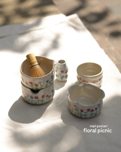 MARI POTTERI PICNIC FLORAL FLOWER matchari (matcha bowl) & chasen holder set
