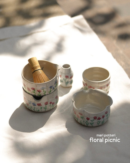 MARI POTTERI PICNIC FLORAL FLOWER matchari (matcha bowl) & chasen holder set