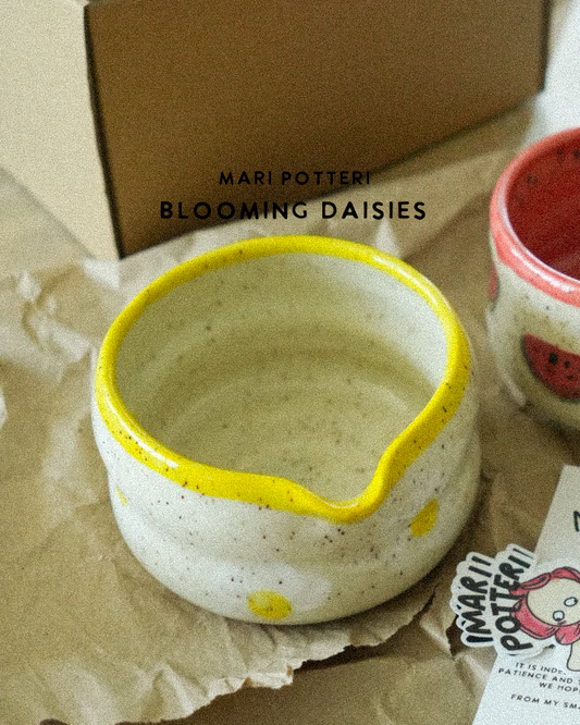 MARI POTTERI BLOOMING DAISIES MATCHARI (matcha bowl) & chasen holder set