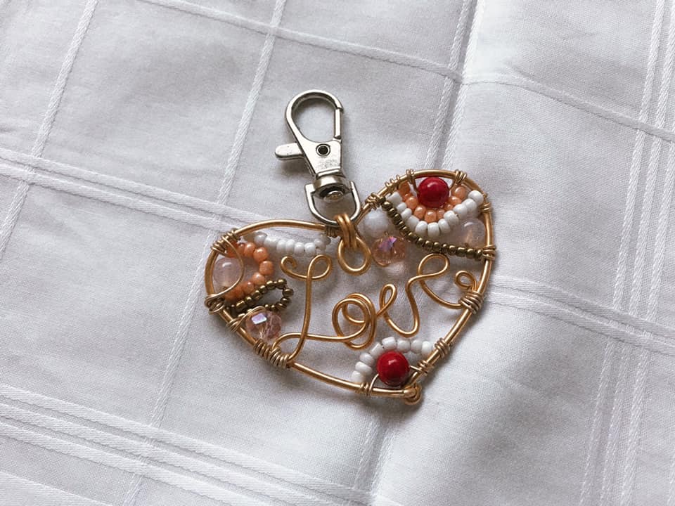 CUSTOM BEADED KEYCHAIN (HEART)